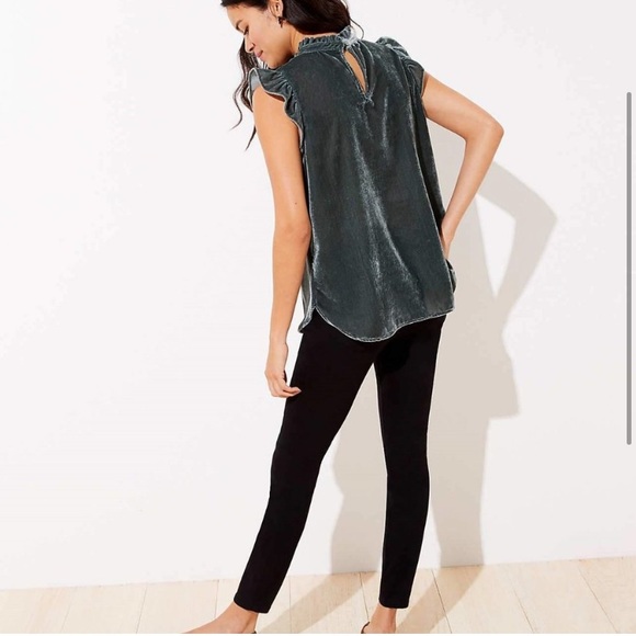 🐺 LOFT Velvet Ruffle Top - Picture 2 of 3
